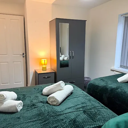 Churchill Retreat 4br Entire * South Bank